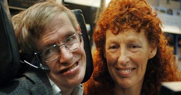 Worldwide known scientist Stephen Hawking's death lights up the Twitterverse